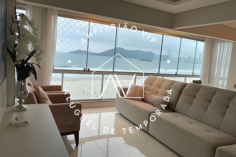 Lindo e espaçoso apartamento frente mar