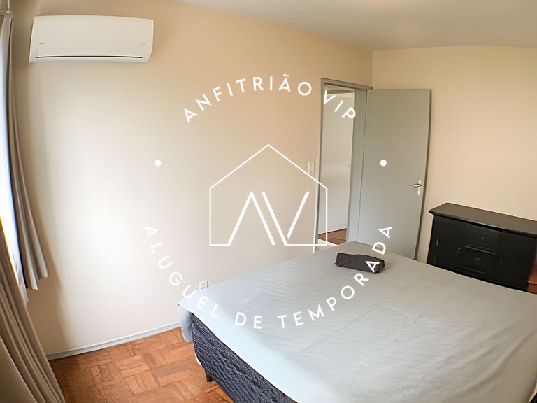 Espaçoso apto frente mar