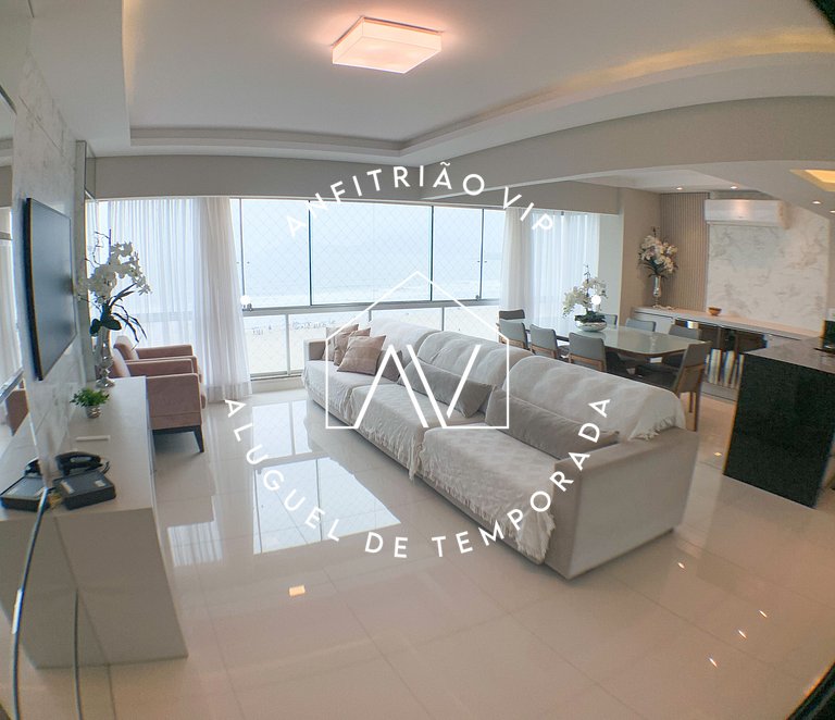 Lindo e espaçoso apartamento frente mar