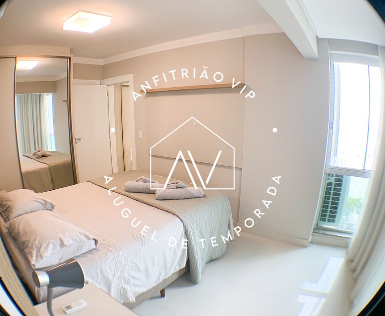 Lindo e espaçoso apartamento frente mar