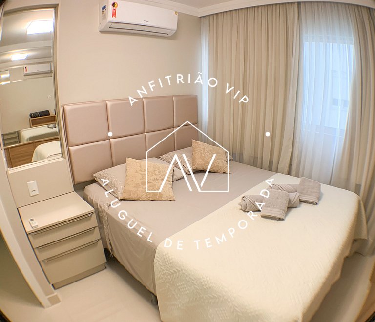 Lindo e espaçoso apartamento frente mar