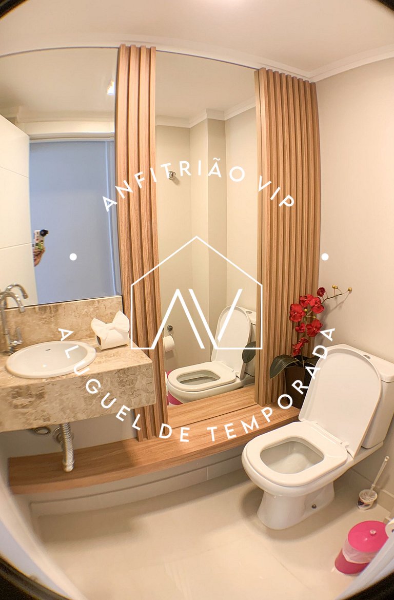 Lindo e espaçoso apartamento frente mar