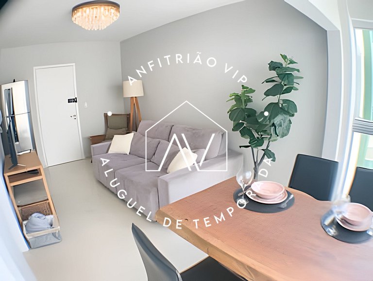 Lindo e moderno, prédio frente mar