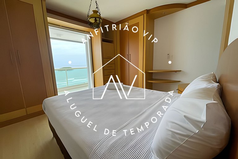 Apto beira-mar no coração de BC