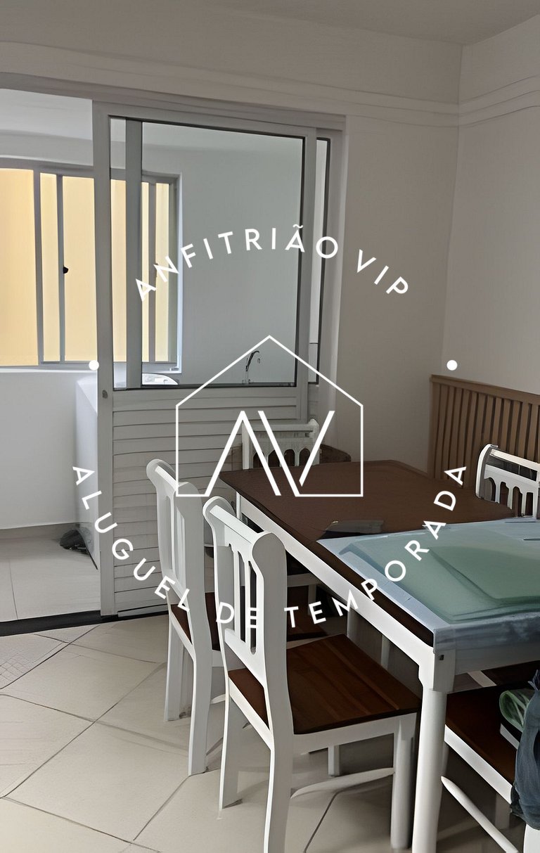 Apto beira-mar no coração de BC