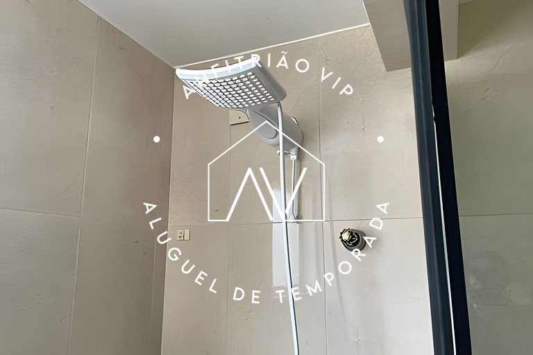 Apto beira-mar no coração de BC