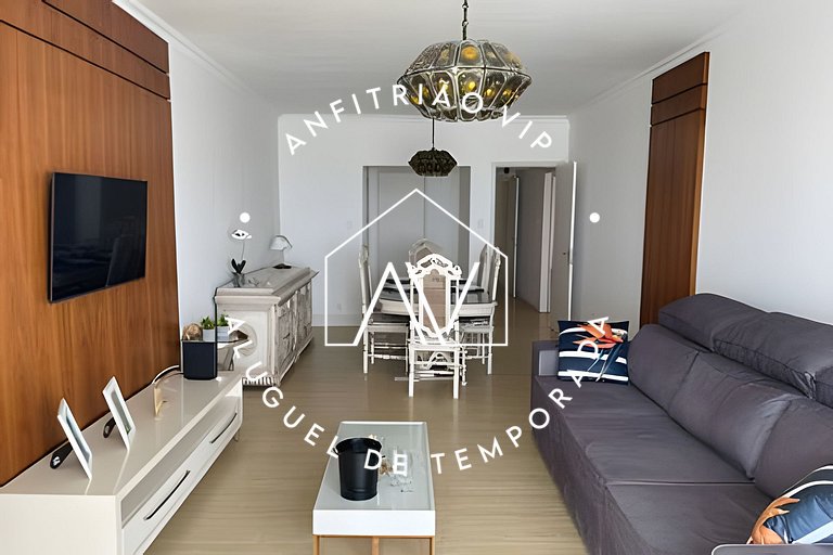 Apto beira-mar no coração de BC