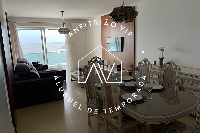 Apto beira-mar no coração de BC