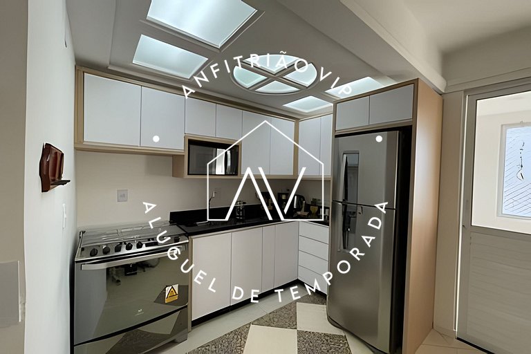 Apto beira-mar no coração de BC