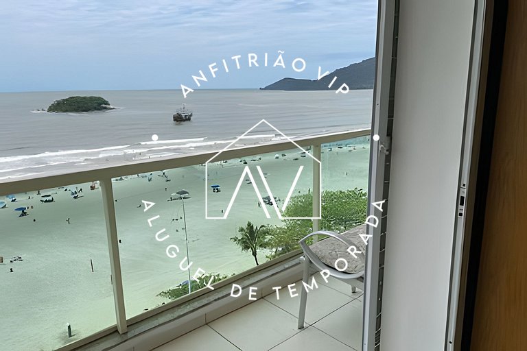 Apto beira-mar no coração de BC