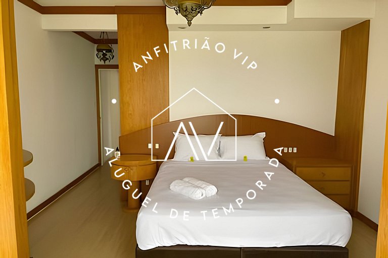 Apto beira-mar no coração de BC