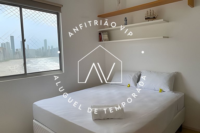 Apto beira-mar no coração de BC