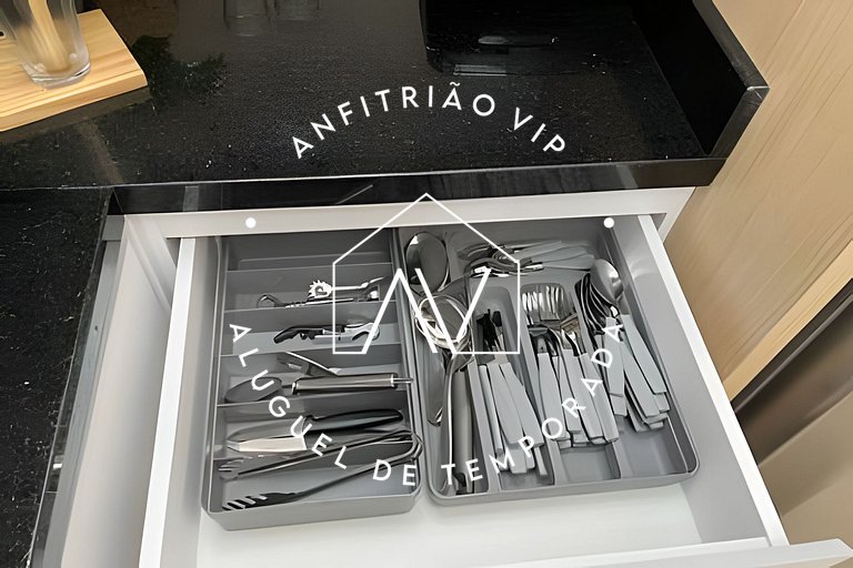 Apto beira-mar no coração de BC