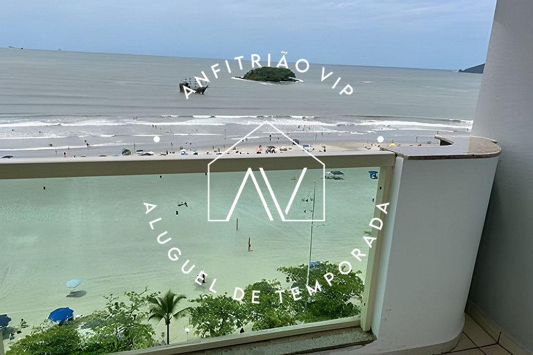 Apto beira-mar no coração de BC