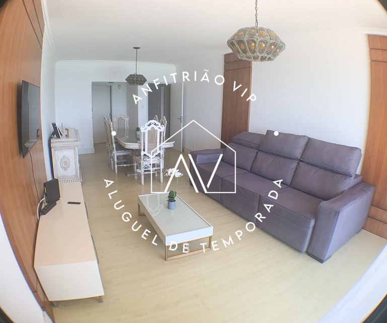 Apto beira-mar no coração de BC