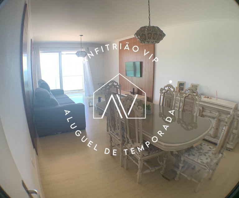 Apto beira-mar no coração de BC