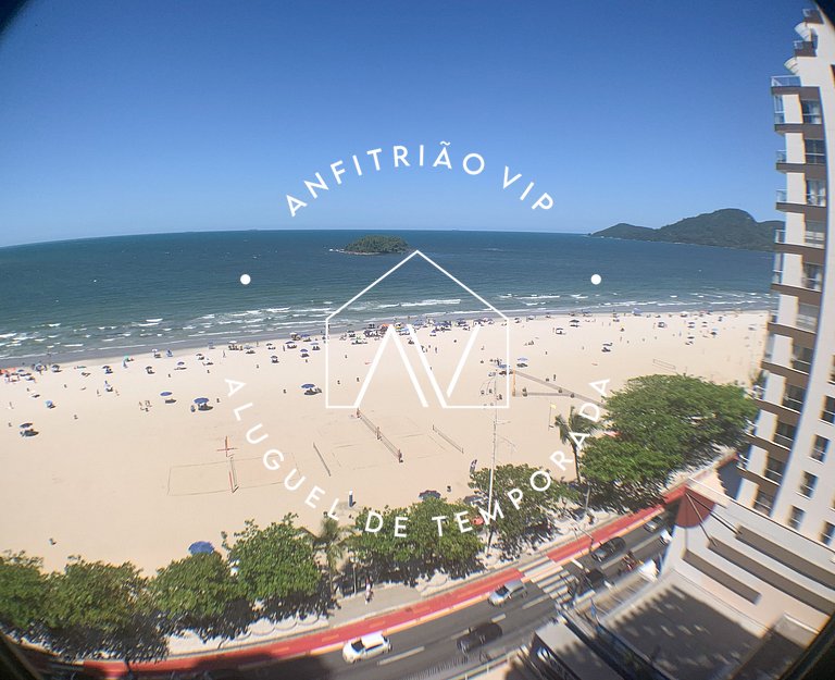 Apto beira-mar no coração de BC