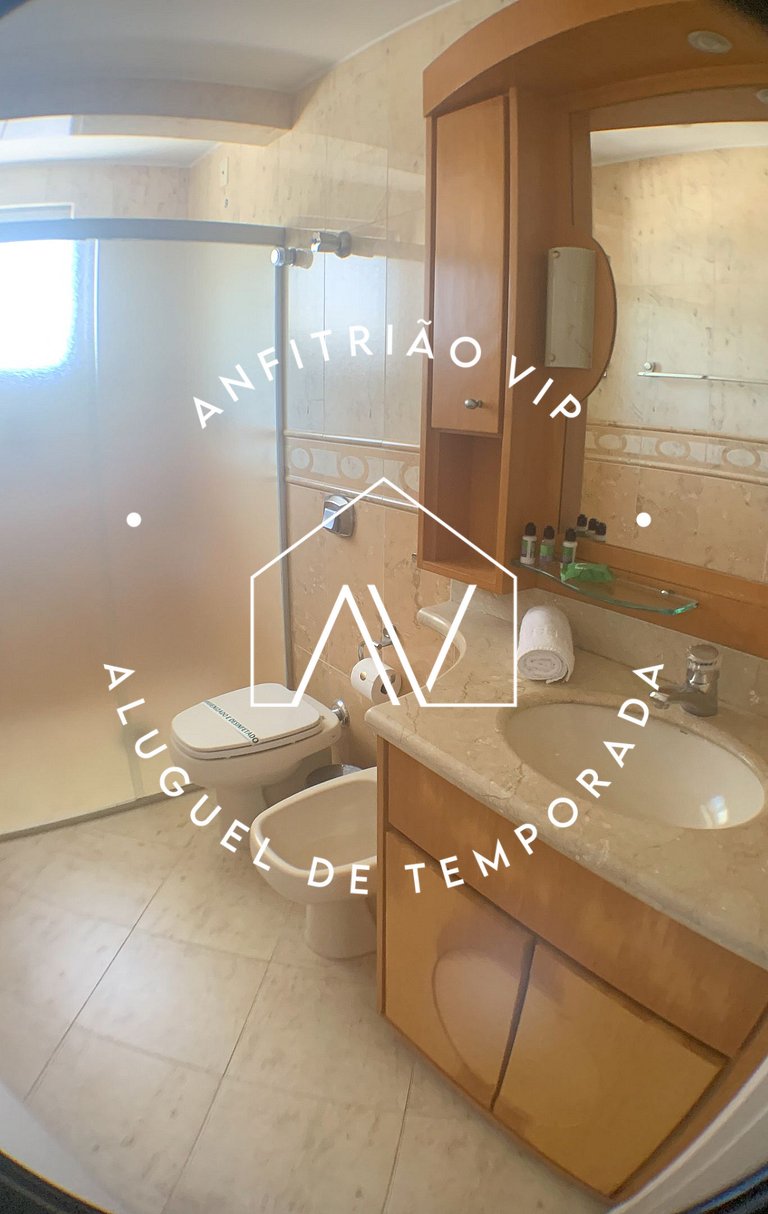 Apto beira-mar no coração de BC