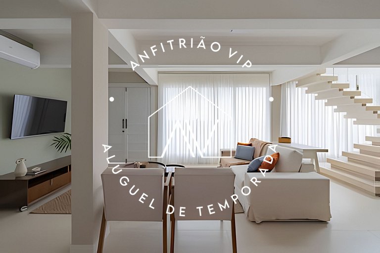 Linda casa reformada frente ao mar com 3 suítes