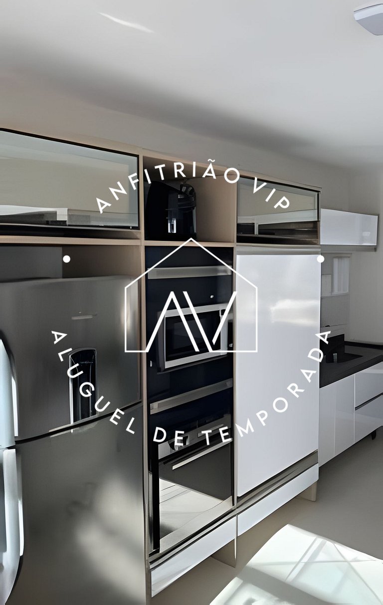 Linda casa reformada frente ao mar com 3 suítes