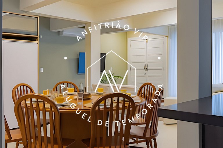 Linda casa reformada frente ao mar com 3 suítes