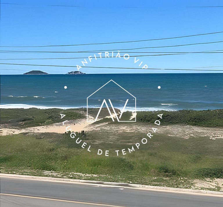 Linda casa reformada frente ao mar com 3 suítes