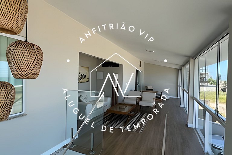 Linda casa reformada frente ao mar com 3 suítes