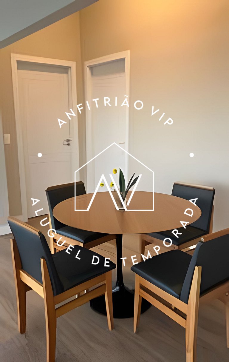 Linda casa reformada frente ao mar com 3 suítes