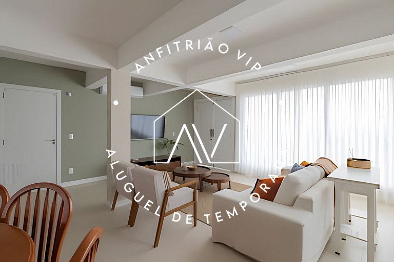 Linda casa reformada frente ao mar com 3 suítes