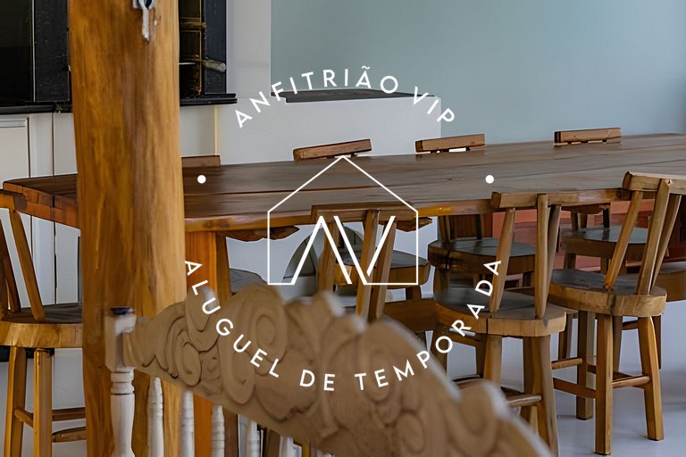 Linda casa reformada frente ao mar com 3 suítes