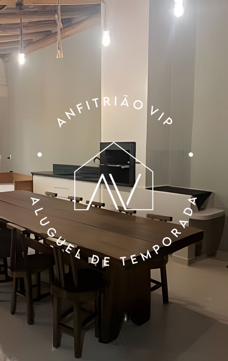 Linda casa reformada frente ao mar com 3 suítes