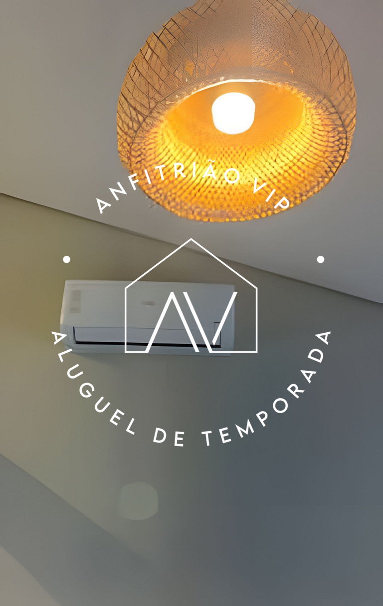 Linda casa reformada frente ao mar com 3 suítes