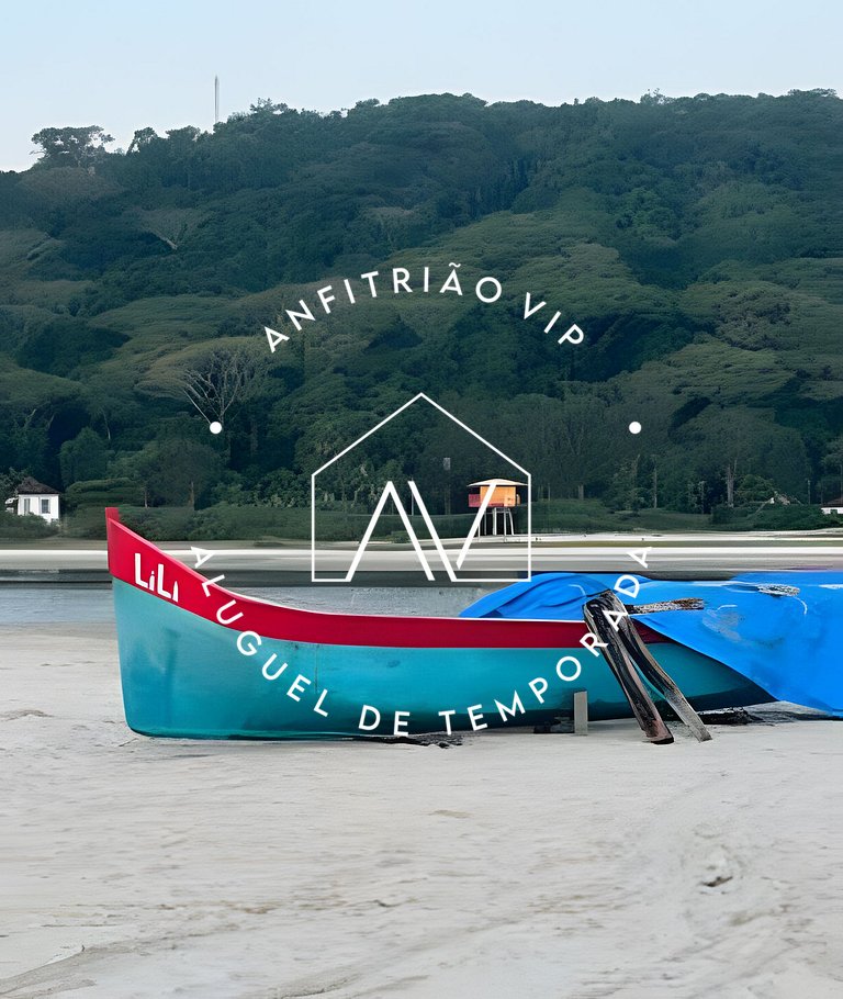 Linda casa reformada frente ao mar com 3 suítes