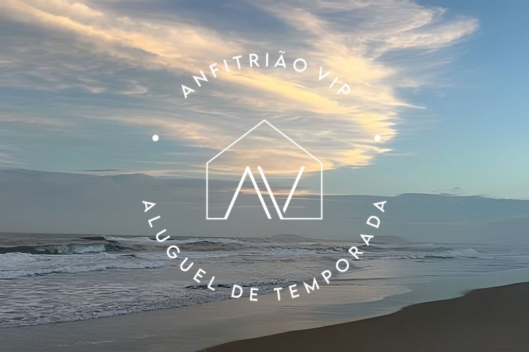 Linda casa reformada frente ao mar com 3 suítes