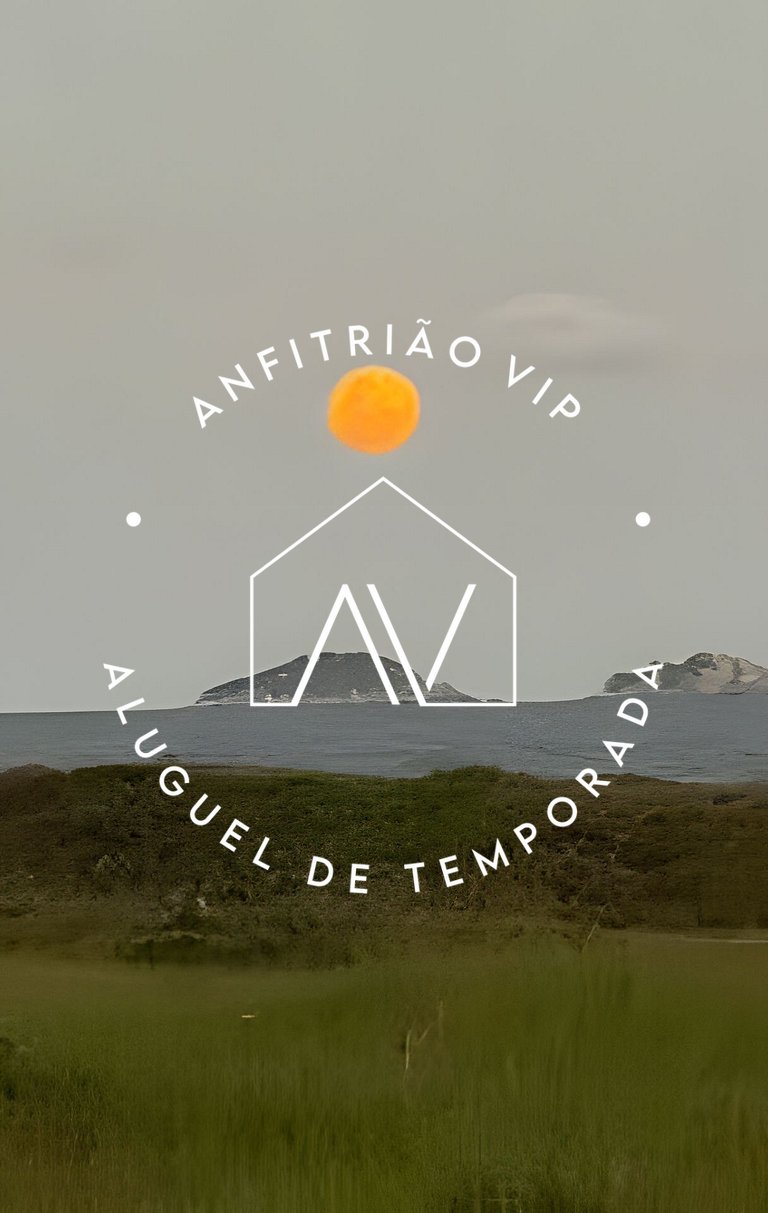 Linda casa reformada frente ao mar com 3 suítes