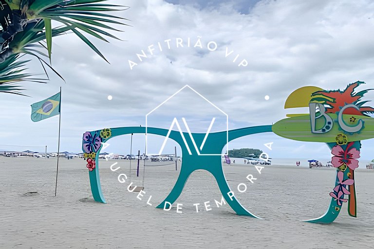 4 quartos e churrasqueira na Beira Mar