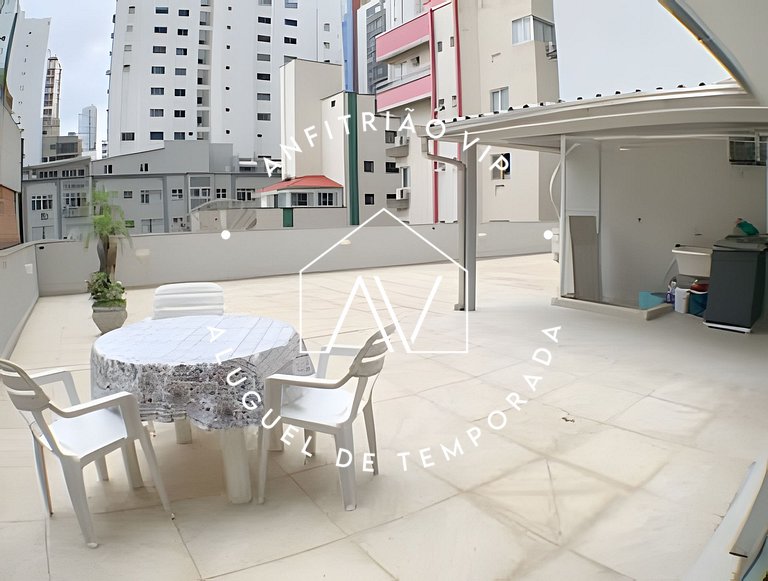 4 quartos e churrasqueira na Beira Mar